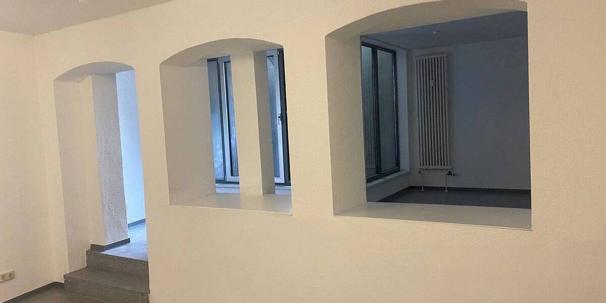 Gewerbeobjekt Merseburg Neumarkt (Vorstadt) - 3 Zimmer, 100 m&sup2;, 700&euro; | Angebot:25730115