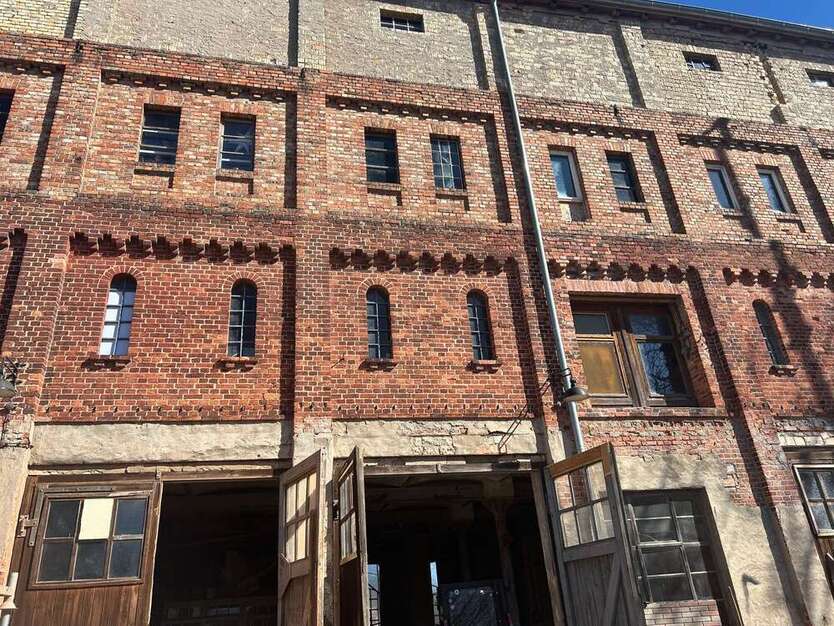 Halle in Halle 450 € 80 m²