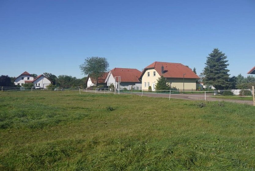 Könnern OT Kirchedlau: 560 qm Baugrundstück für Haus-Neubau