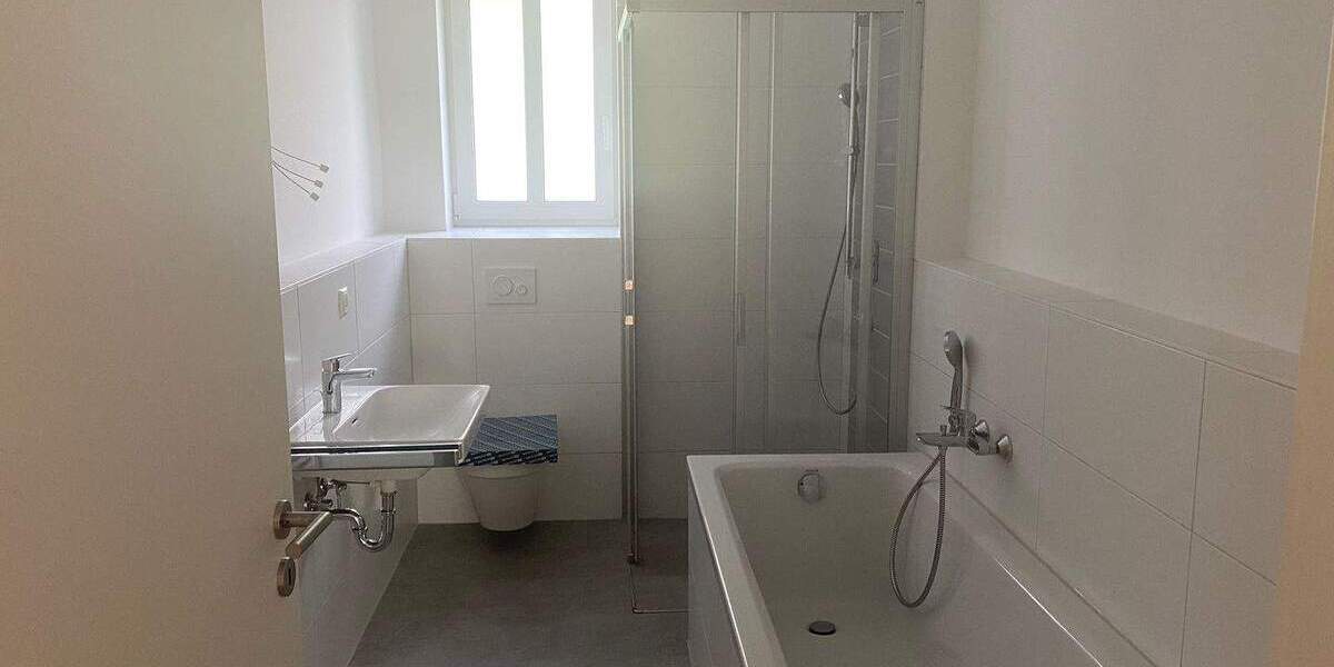 Etagenwohnung Halle (Saale) Innenstadt - 5 Zimmer, 117 m&sup2;, 1.455&euro; | Angebot:25797440