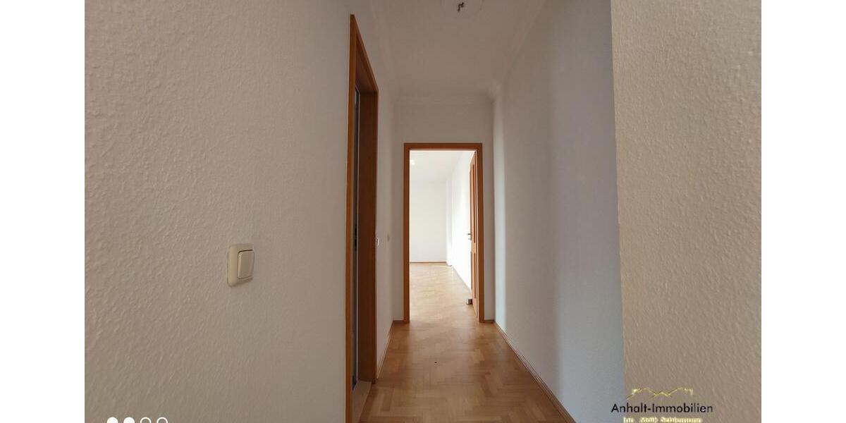 Dachgeschoßwohnung Bitterfeld-Wolfen Bitterfeld - 3 Zimmer, 119 m&sup2;, 650&euro; | Angebot:23047884