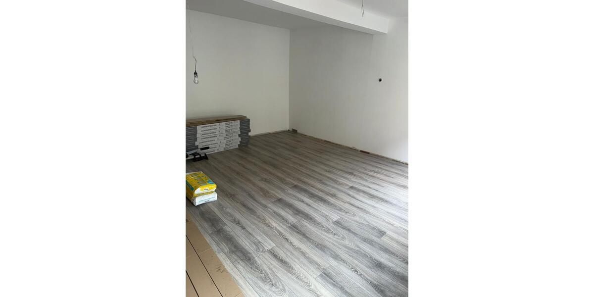 Etagenwohnung Halle (Saale) Damaschkestraße - 4 Zimmer, 108 m&sup2;, 1.000&euro; | Angebot:26572996