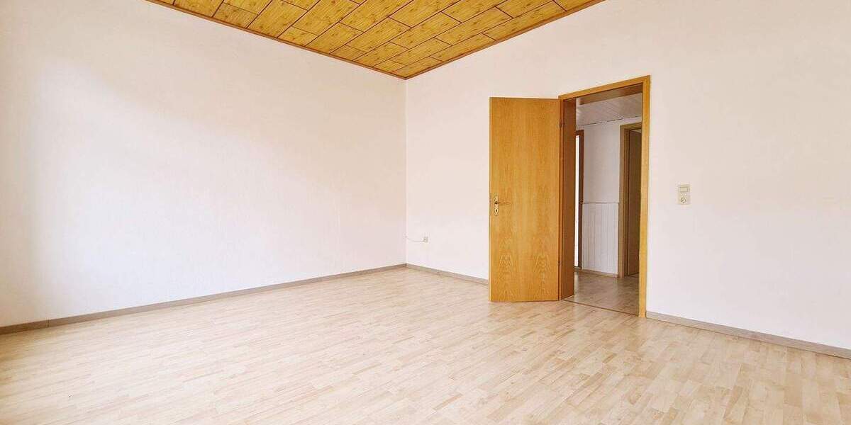 Etagenwohnung Köthen (Anhalt) Köthen - 2 Zimmer, 75 m&sup2;, 425&euro; | Angebot:25728173