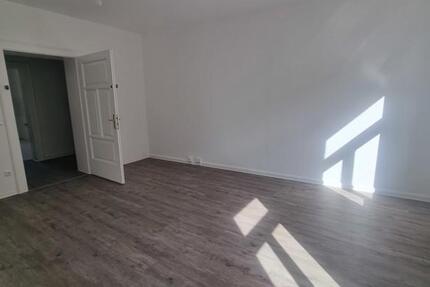 Wohnung Halle (Saale) - 5 Zimmer, 150 m&sup2;, 1.220&euro; | Angebot:25043844