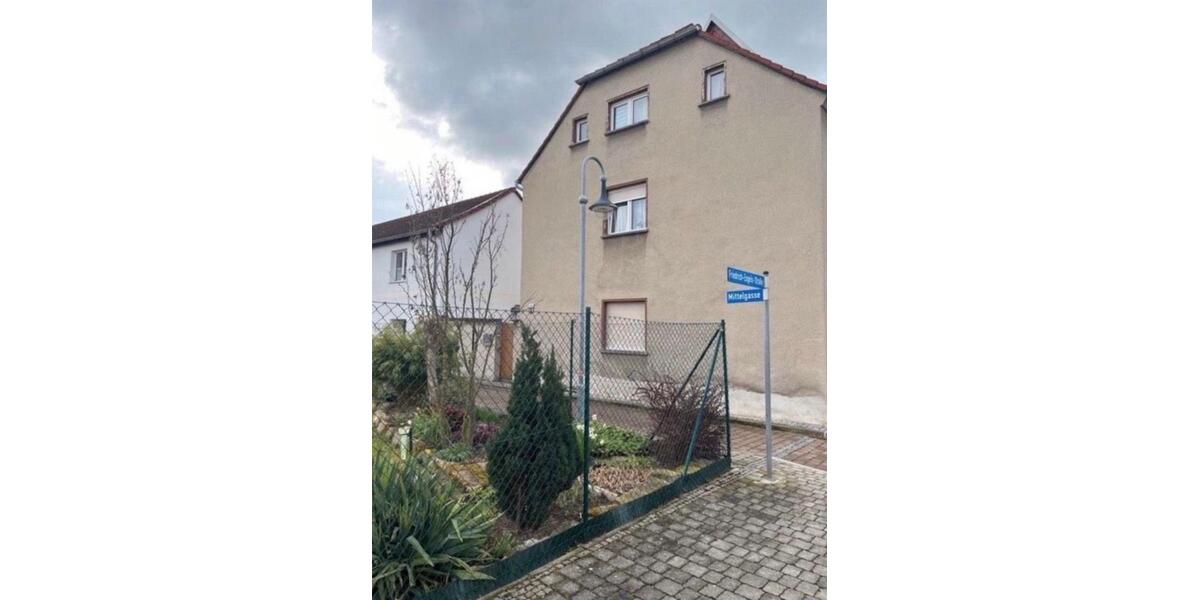 Reihenhaus Lützen - 4 Zimmer, 100 m&sup2;, 95.000&euro; | Angebot:27232433