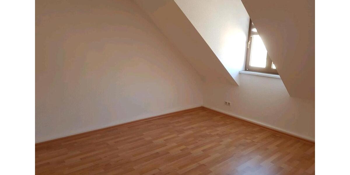 Dachgeschoßwohnung Halle (Saale) Am Wasserturm/Thaerviertel - 3 Zimmer, 71 m&sup2;, 685&euro; | Angebot:25395486