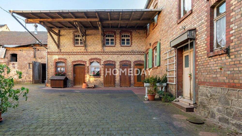 Einfamilienhaus Landsberg Oppin - 8 Zimmer, 240 m&sup2;, 230.000&euro; | Angebot:25212874