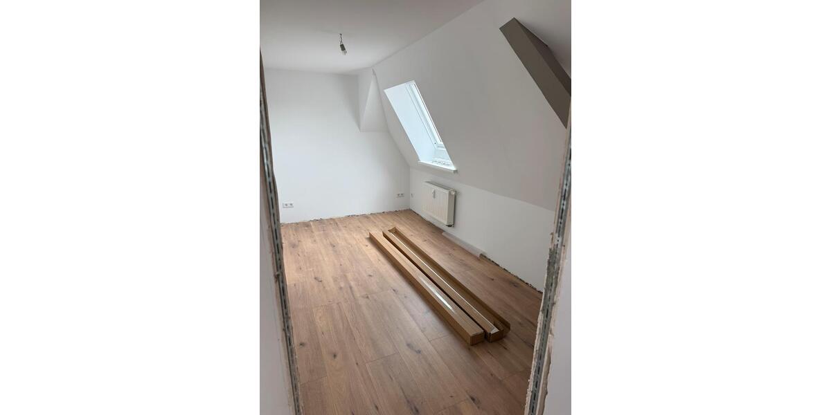 Dachgeschoßwohnung Halle (Saale) Am Wasserturm/Thaerviertel - 5 Zimmer, 160 m&sup2;, 430.000&euro; | Angebot:26308985