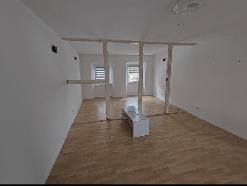 Wettin-Löbejün-Rothenburg, MFH + angrenzendem Reihenendhaus 16 zimmer