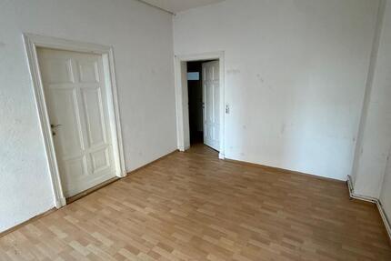 renovierungsbedürftige Wohnung - Arbeit von Ihnen - Freimieten von uns (Ja 16) 2 zimmer