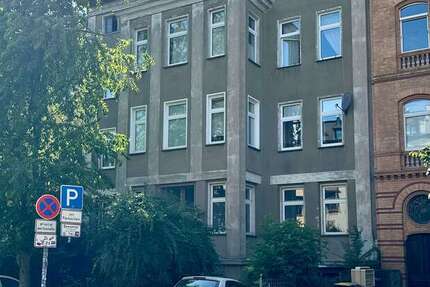 Haus zum Kaufen in Halle (Saale) 1.050.000 € 790 m² 28 zimmer