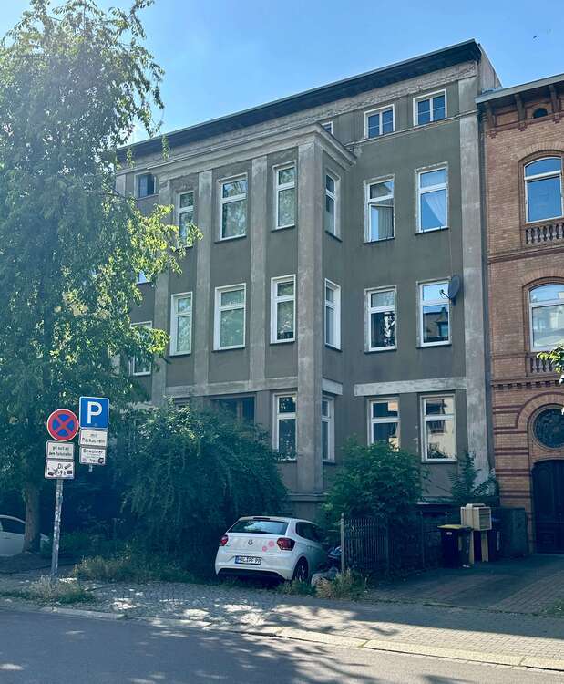 Haus zum Kaufen in Halle (Saale) 1.050.000 € 790 m² 28 zimmer