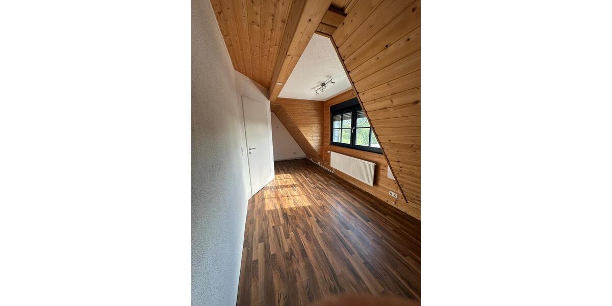 Reihenhaus Schkeuditz - 5 Zimmer, 130 m&sup2;, 1.250&euro; | Angebot:27624024