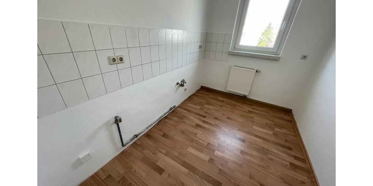 Dachgeschoßwohnung Merseburg - 2 Zimmer, 49 m&sup2;, 380&euro; | Angebot:25589742