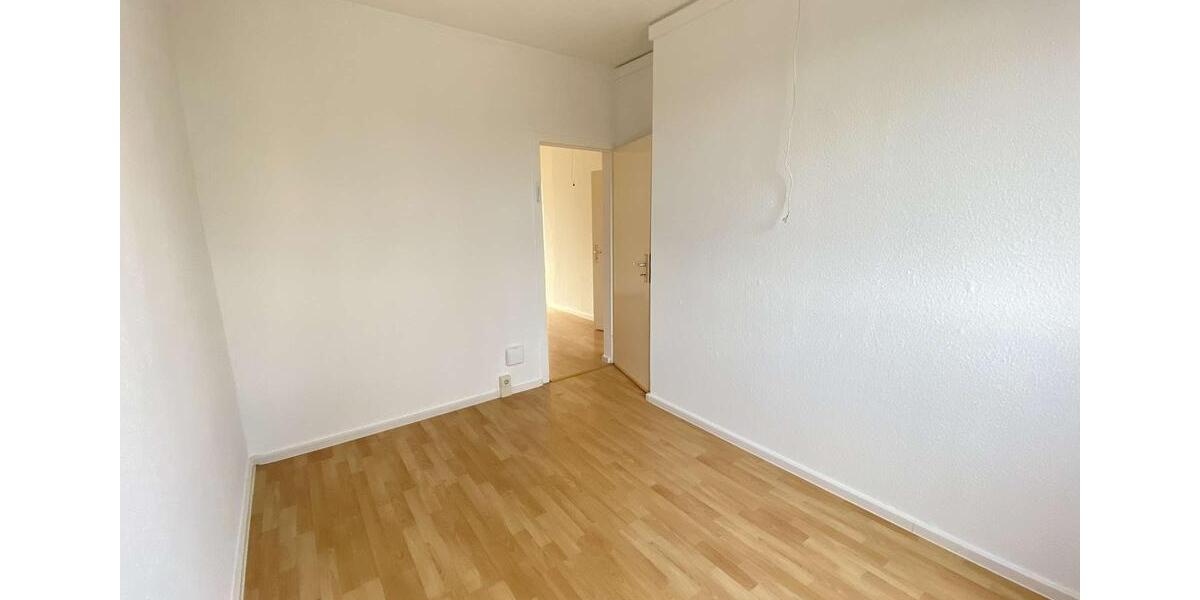 Etagenwohnung Halle (Saale) Halle-Neustadt - 3 Zimmer, 57 m&sup2;, 339&euro; | Angebot:25990019