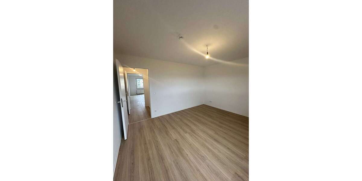 4-Zimmer-Wohnung mit Balkon, offener Küche, Gäste-WC 4 zimmer