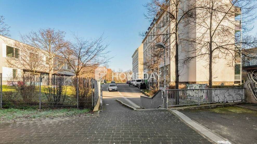 Gemütliche 2-Zimmer-Wohnung mit eigener Terrasse und Abstellkammer im sanierten Denkmalhaus
