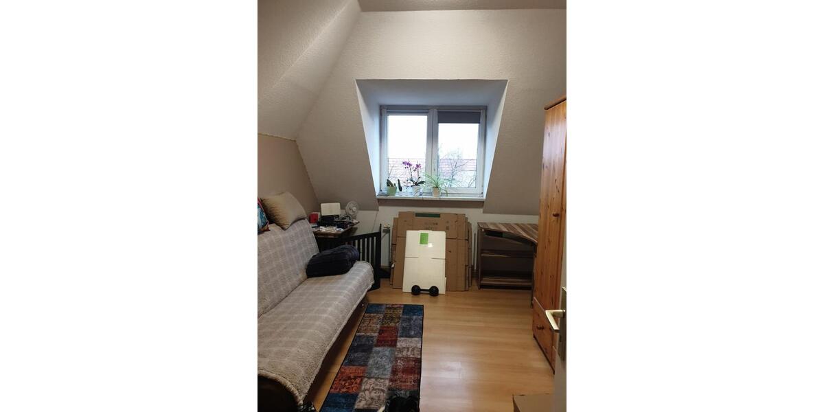 Dachgeschoßwohnung Halle (Saale) Damaschkestraße - 3 Zimmer, 72 m&sup2;, 700&euro; | Angebot:24813391