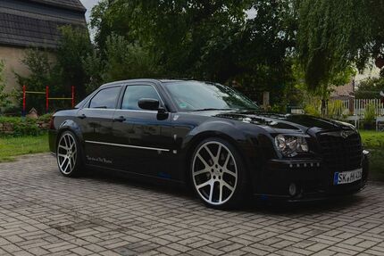Chrysler 300C 138.000 km 22.999 &euro; Petersberg 06193