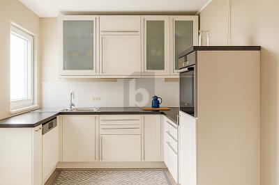 CHARMANTER ALTBAU MÖBLIERT & BEZUGSFERTIG