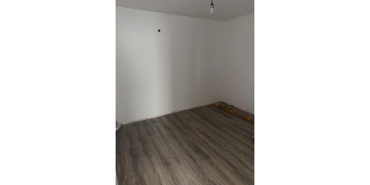 Etagenwohnung Halle (Saale) Damaschkestraße - 4 Zimmer, 108 m&sup2;, 1.000&euro; | Angebot:26572996