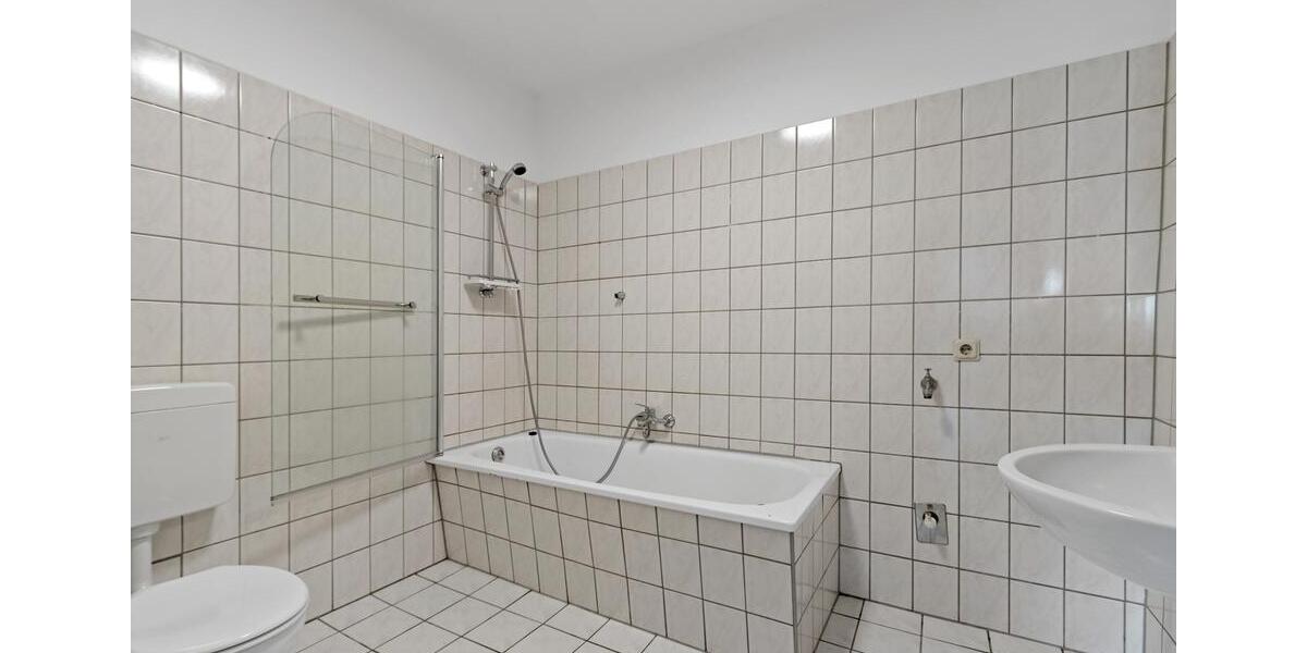 Dachgeschoßwohnung Halle (Saale) Damaschkestraße - 2.5 Zimmer, 71 m&sup2;, 575&euro; | Angebot:26455546