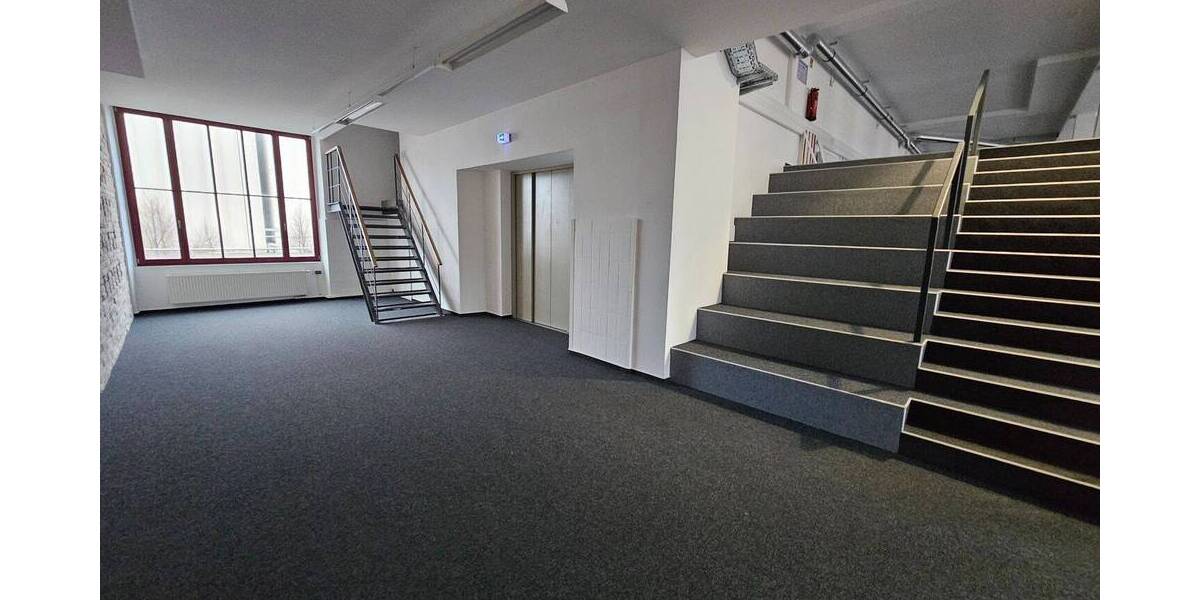 Gewerbeobjekt Halle Lutherplatz - 7 Zimmer, 908 m&sup2;, 9.536&euro; | Angebot:26029558