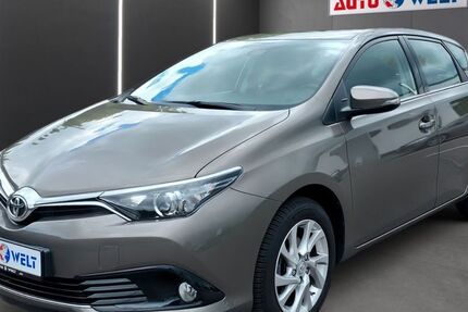 Toyota Auris 122.858 km 9.990 € Sandersdorf Brehna 06796