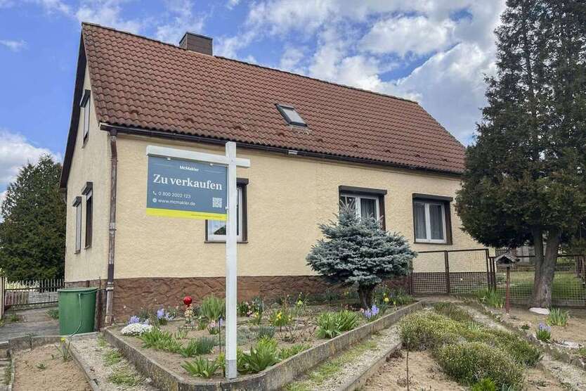 Haus zum Kaufen in Farnstädt 98.000 € 109.05 m²