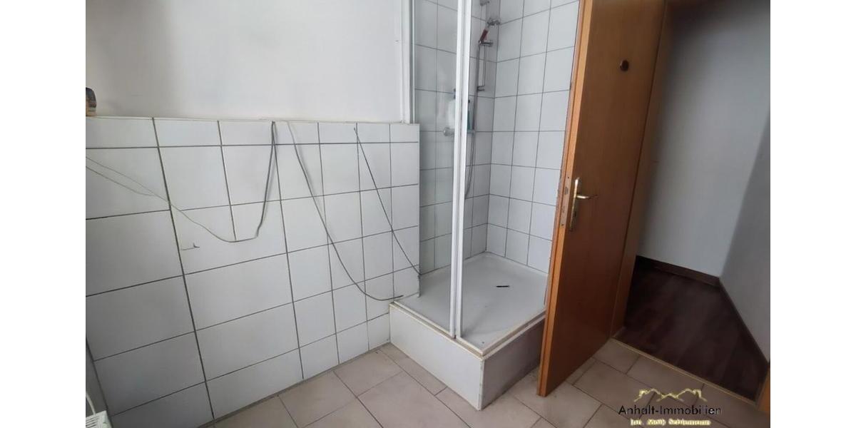 Erdgeschoßwohnung Bitterfeld-Wolfen Greppin - 3 Zimmer, 77 m&sup2;, 615&euro; | Angebot:25751600