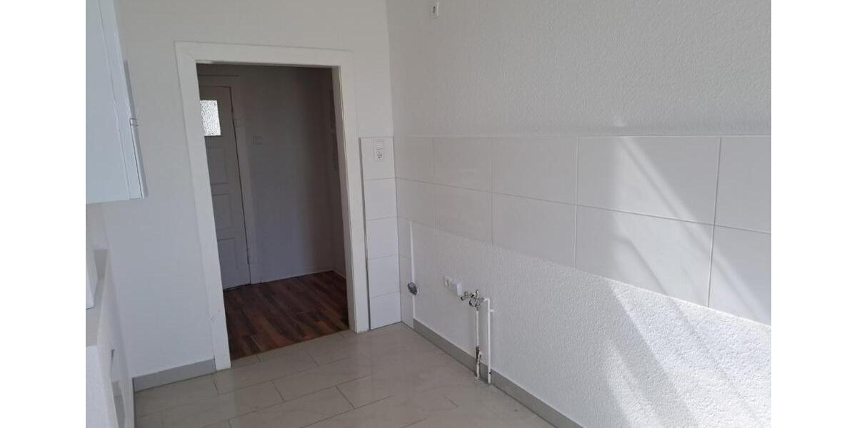 Dachgeschoßwohnung Halle (Saale) Damaschkestraße - 3 Zimmer, 74 m&sup2;, 550&euro; | Angebot:26122901
