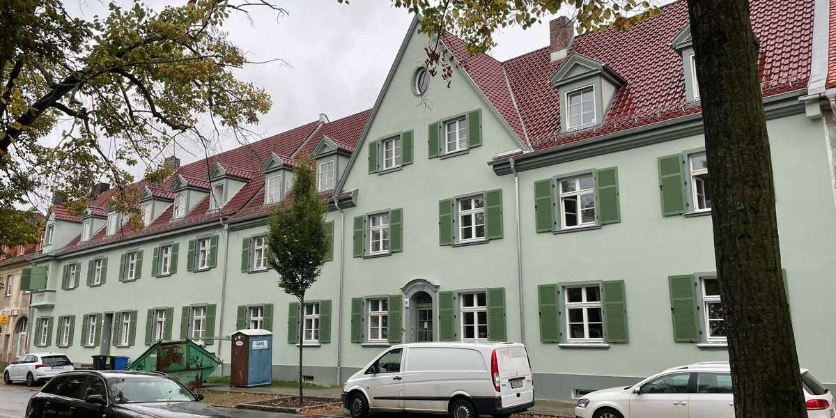 Etagenwohnung Leuna Leuna-Göhlitzsch - 4 Zimmer, 116 m&sup2;, 1.050&euro; | Angebot:25351980