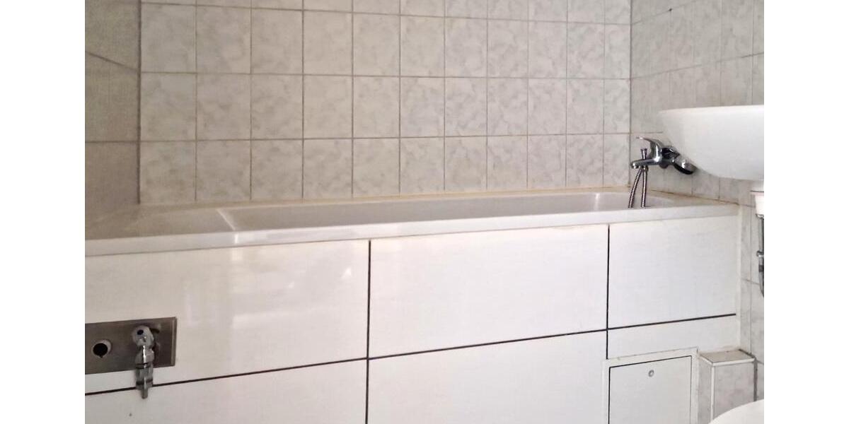 Erdgeschoßwohnung Halle (Saale) Halle-Neustadt - 1 Zimmer, 37 m&sup2;, 320&euro; | Angebot:25378241