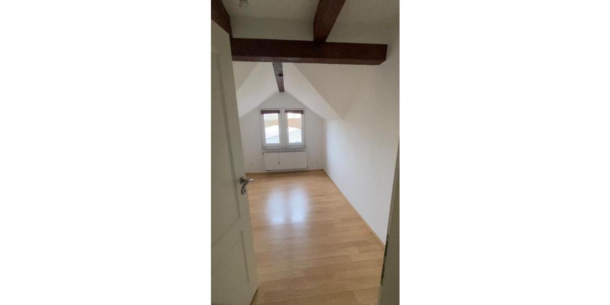 Dachgeschoßwohnung Teutschenthal - 3 Zimmer, 59 m&sup2;, 534&euro; | Angebot:26301387