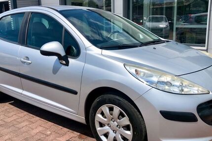 Peugeot 207 160.000 km 1.799 &euro; Halle/Saale 06118