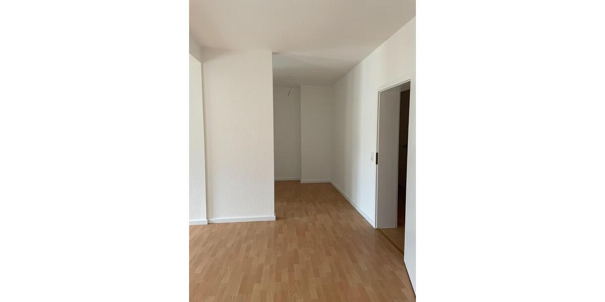 Dachgeschoßwohnung Halle (Saale) Damaschkestraße - 4 Zimmer, 93 m&sup2;, 625&euro; | Angebot:24536627