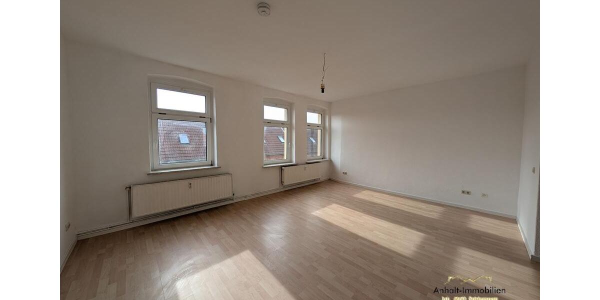 Etagenwohnung Bitterfeld-Wolfen Bitterfeld - 3 Zimmer, 84 m&sup2;, 480&euro; | Angebot:25547013