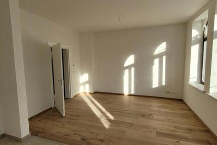  ERSTBEZUG - Fußbodenheizung - offene Küche - Parkett - Balkon 3 zimmer