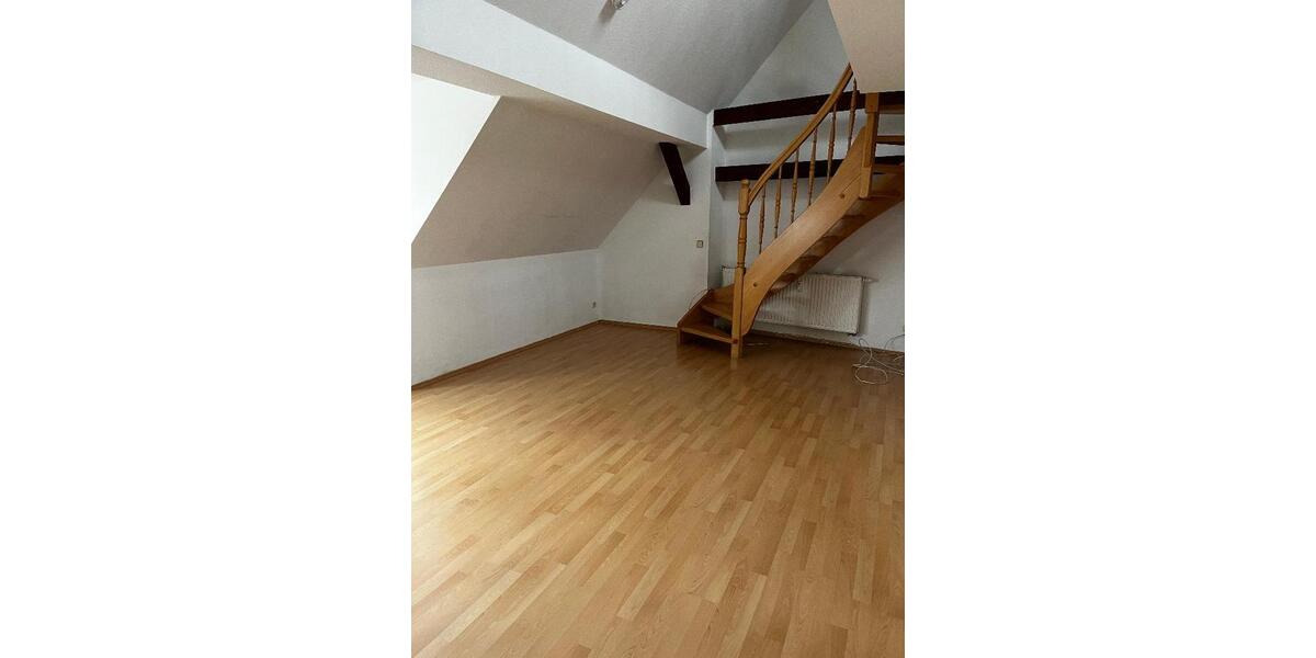Dachgeschoßwohnung Querfurt - 2.5 Zimmer, 74 m&sup2;, 407&euro; | Angebot:25979197