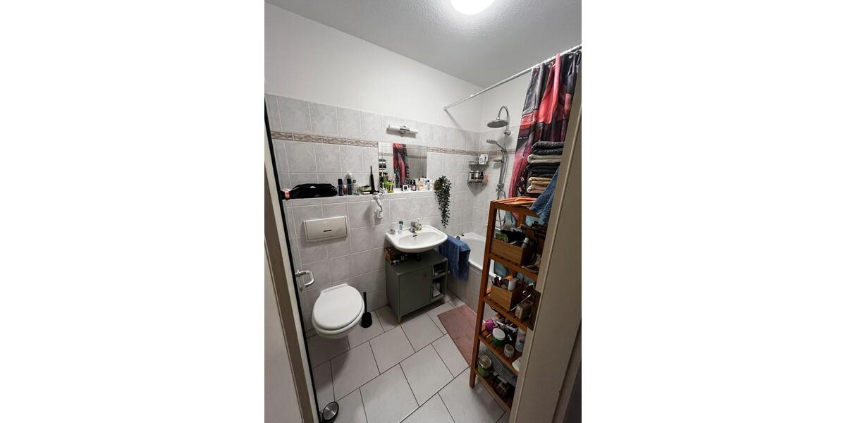 Dachgeschoßwohnung Halle (Saale) Am Wasserturm/Thaerviertel - 2.5 Zimmer, 96 m&sup2;, 750&euro; | Angebot:27627871