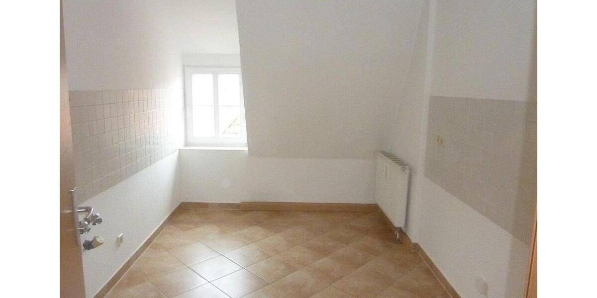 Dachgeschoßwohnung Merseburg - 3 Zimmer, 85 m&sup2;, 508&euro; | Angebot:25898922