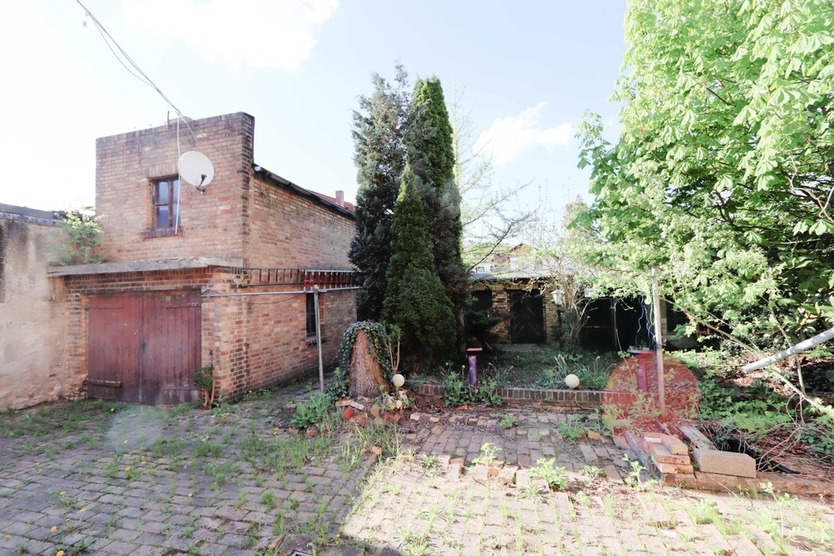 Im Herzen von Sandersdorf - 2 Familienhaus - 7 Zimmer - Garten- handwerkliches Geschick von Vorteil 6 zimmer