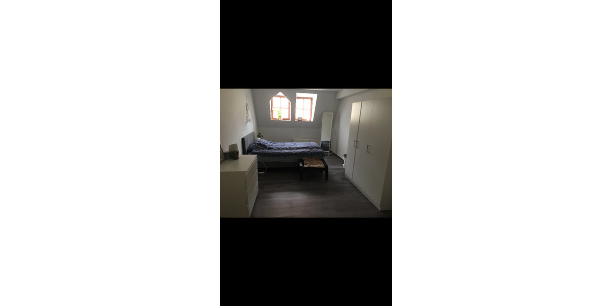 Dachgeschoßwohnung Querfurt - 5 Zimmer, 146 m&sup2;, 1.100&euro; | Angebot:25390515