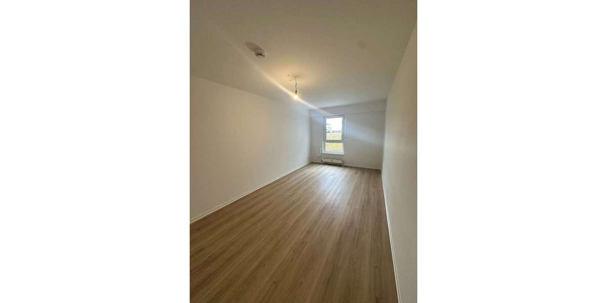 4-Zimmer-Wohnung mit Balkon, offener Küche, Gäste-WC 4 zimmer