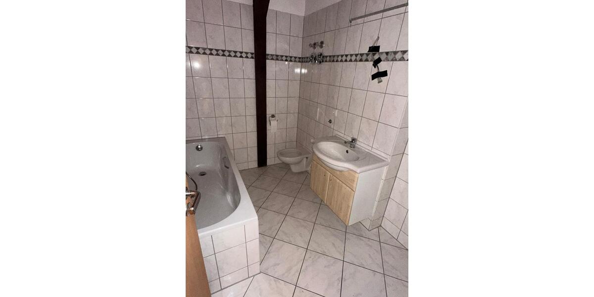 Dachgeschoßwohnung Halle (Saale) Damaschkestraße - 2 Zimmer, 38 m&sup2;, 425&euro; | Angebot:25796823