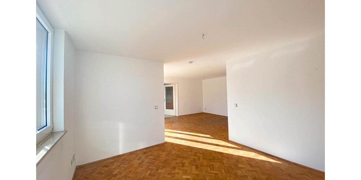 Etagenwohnung Halle (Saale) Damaschkestraße - 3 Zimmer, 95 m&sup2;, 1.000&euro; | Angebot:26587413