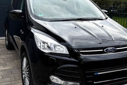 Ford Kuga 82.300 km 10.490 € Leipzig 04288