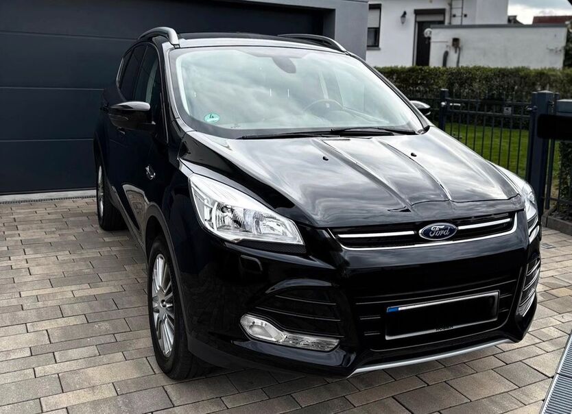 Ford Kuga 82.300 km 10.490 € Leipzig 04288
