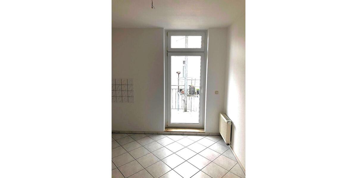 Etagenwohnung Halle (Saale) Damaschkestraße - 3 Zimmer, 82 m&sup2;, 700&euro; | Angebot:25791770