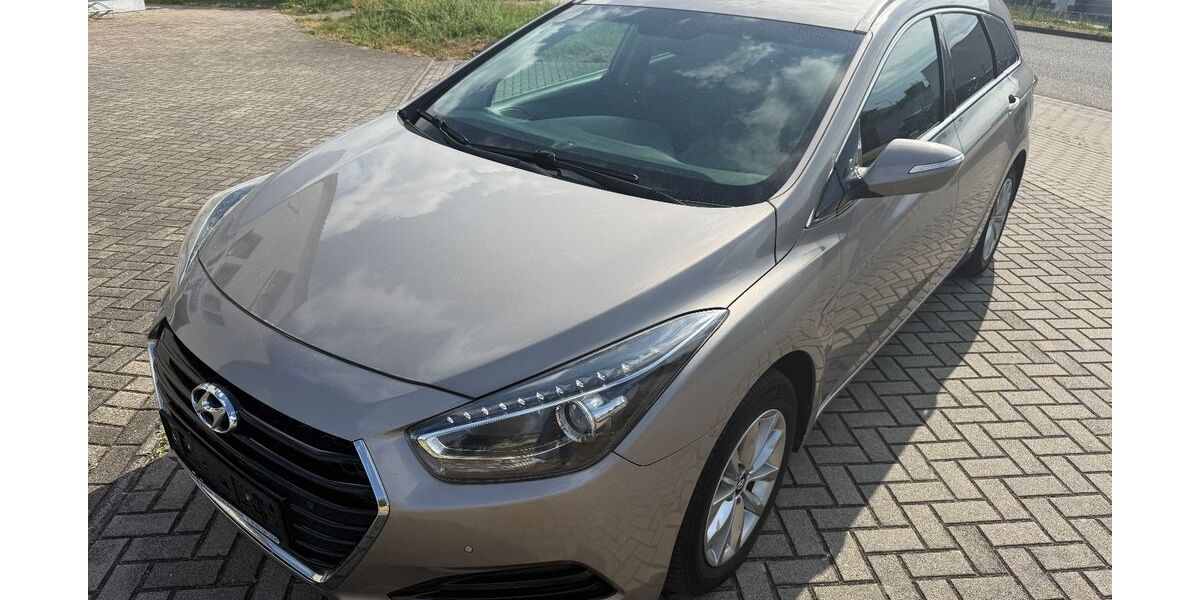 Hyundai i40 128.500 km 8.399 &euro; Bitterfeld 06749